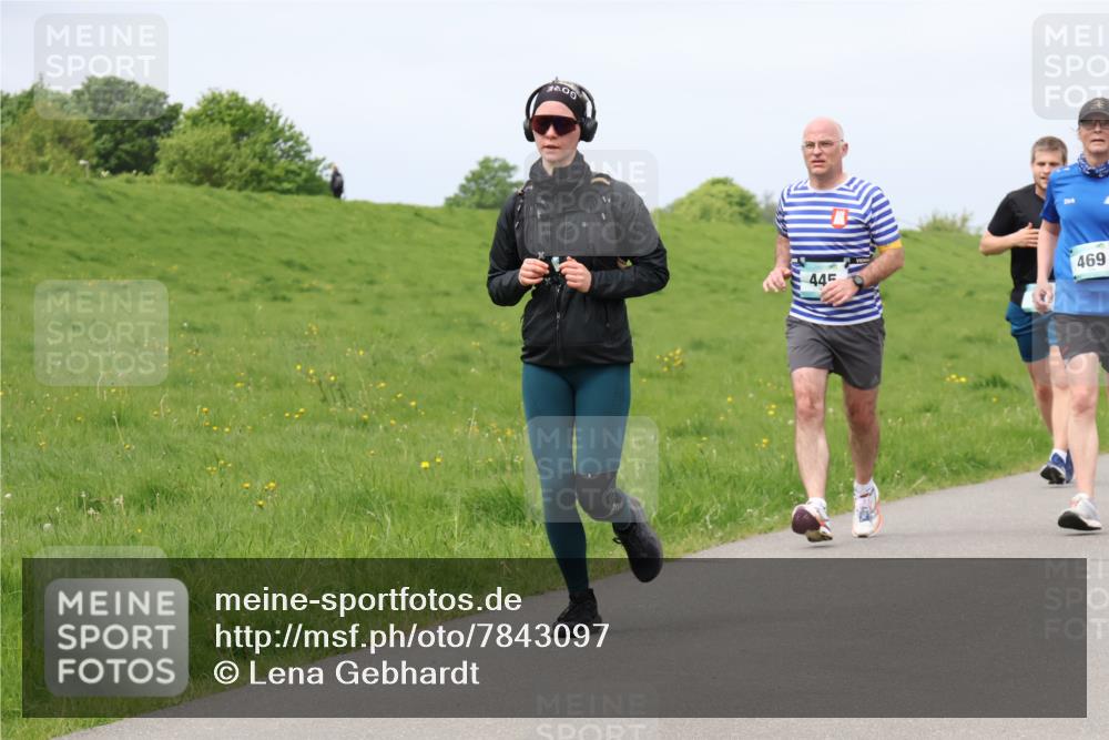 04.05.2025 - 8. Wedeler Halbmarathon Lena Gebhardt http://msf.ph/oto/7843097 04.05.2025 11:54:39 Laufen  meine-sportfotos.de