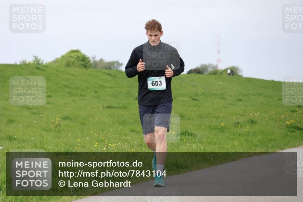 04.05.2025 - 8. Wedeler Halbmarathon Lena Gebhardt http://msf.ph/oto/7843104 04.05.2025 11:56:31 Laufen  meine-sportfotos.de
