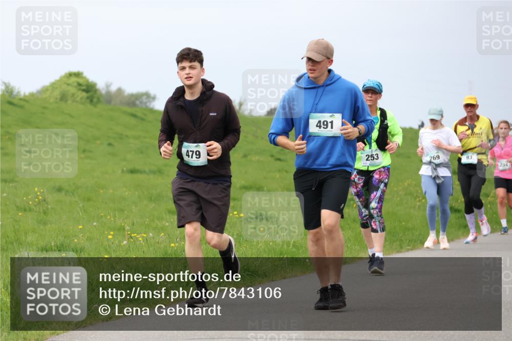 04.05.2025 - 8. Wedeler Halbmarathon Lena Gebhardt http://msf.ph/oto/7843106 04.05.2025 11:57:10 Laufen  meine-sportfotos.de