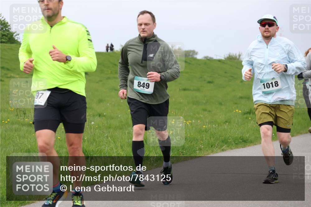 04.05.2025 - 8. Wedeler Halbmarathon Lena Gebhardt http://msf.ph/oto/7843125 04.05.2025 11:59:32 Laufen  meine-sportfotos.de