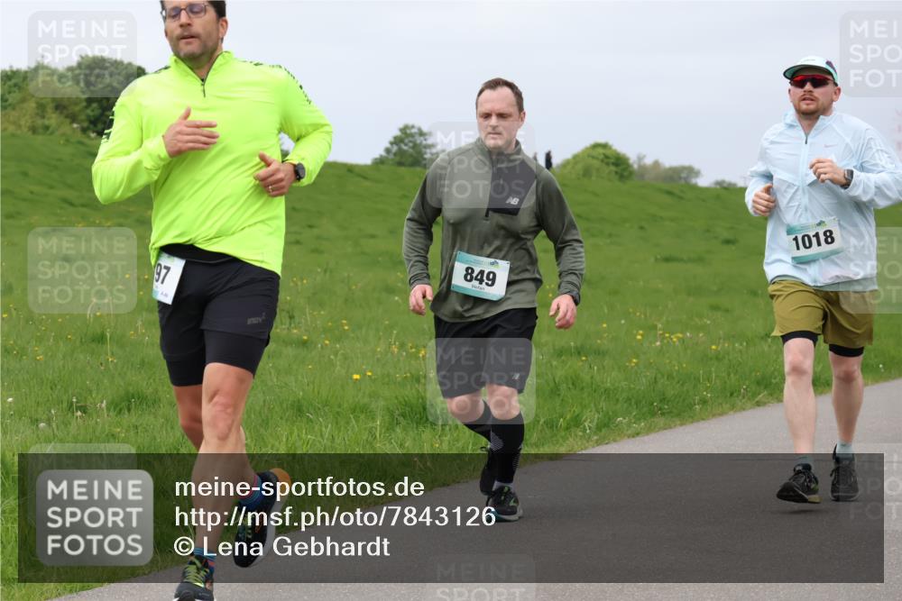04.05.2025 - 8. Wedeler Halbmarathon Lena Gebhardt http://msf.ph/oto/7843126 04.05.2025 11:59:33 Laufen  meine-sportfotos.de