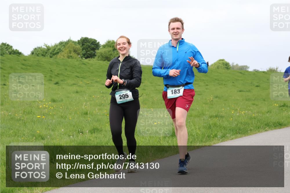 04.05.2025 - 8. Wedeler Halbmarathon Lena Gebhardt http://msf.ph/oto/7843130 04.05.2025 11:59:40 Laufen  meine-sportfotos.de
