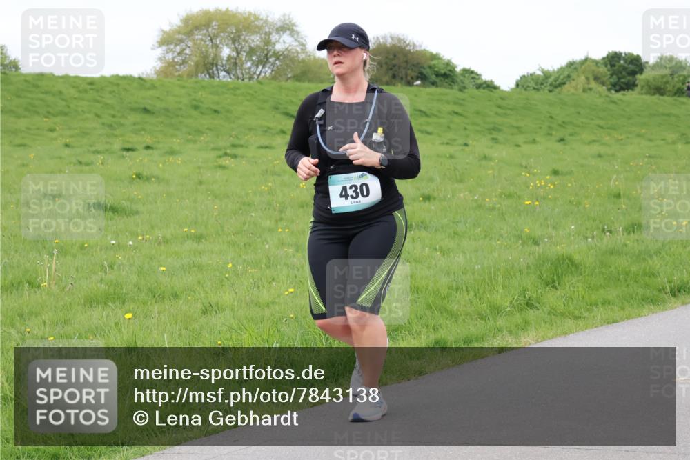 04.05.2025 - 8. Wedeler Halbmarathon Lena Gebhardt http://msf.ph/oto/7843138 04.05.2025 12:01:37 Laufen  meine-sportfotos.de
