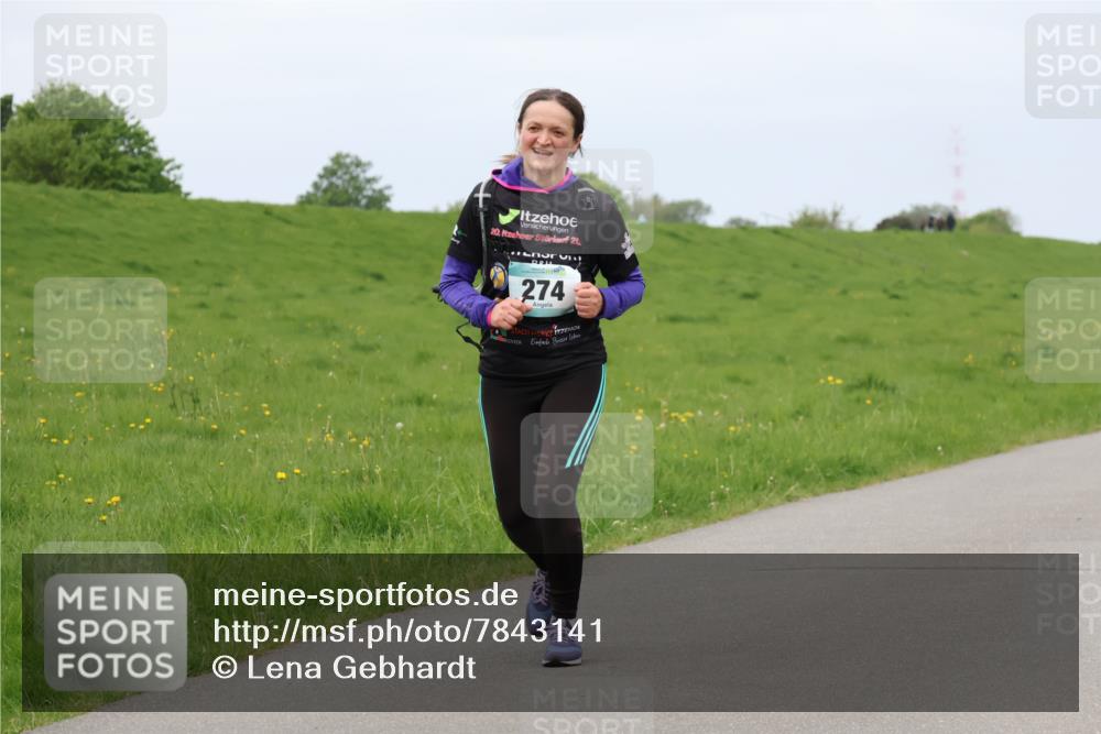 04.05.2025 - 8. Wedeler Halbmarathon Lena Gebhardt http://msf.ph/oto/7843141 04.05.2025 12:02:18 Laufen  meine-sportfotos.de