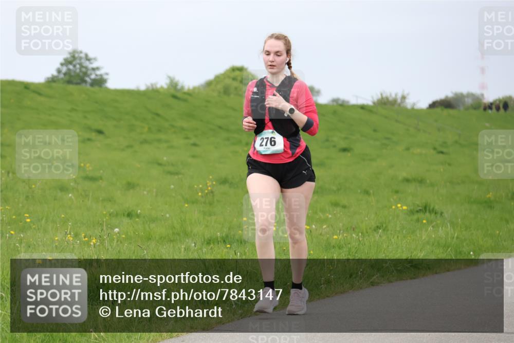 04.05.2025 - 8. Wedeler Halbmarathon Lena Gebhardt http://msf.ph/oto/7843147 04.05.2025 12:02:40 Laufen  meine-sportfotos.de