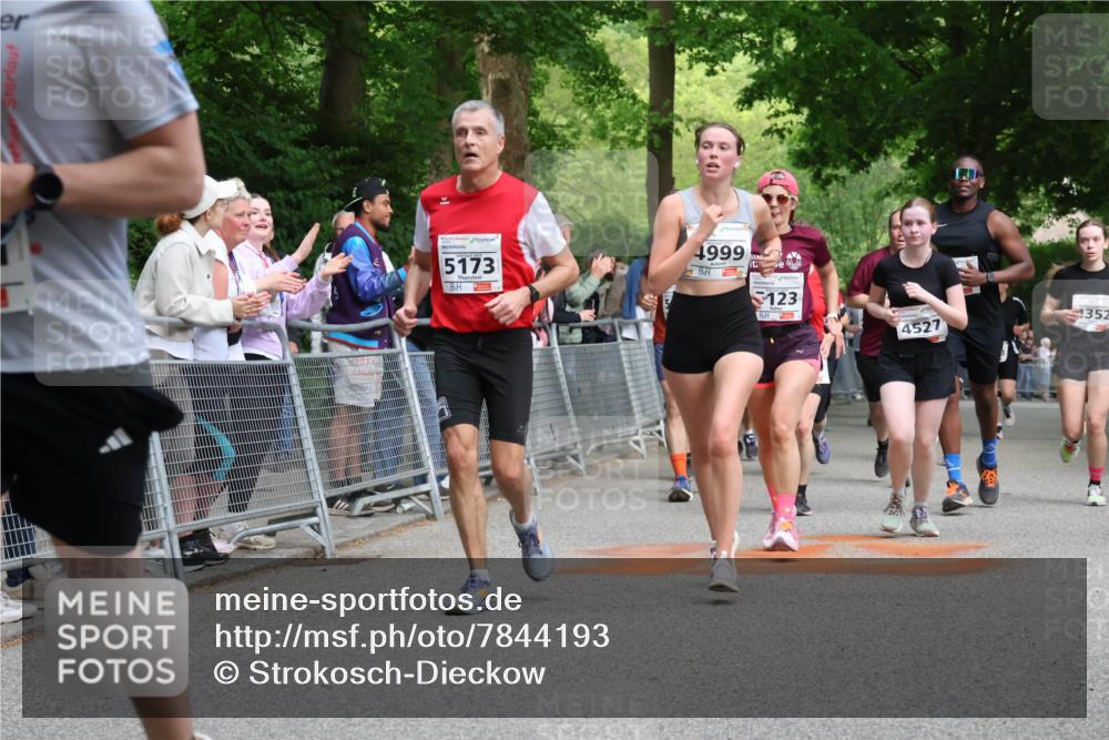 17.05.2025 - Störlauf Strokosch-Dieckow http://msf.ph/oto/7844193 17.05.2025 19:00:54 Ziel 5173, 4999, 123, 4527, 352 meine-sportfotos.de