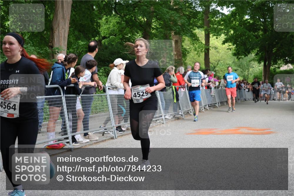 17.05.2025 - Störlauf Strokosch-Dieckow http://msf.ph/oto/7844233 17.05.2025 19:01:03 Ziel 2025, 4564, 2025, 4529, 4619, 4848 meine-sportfotos.de