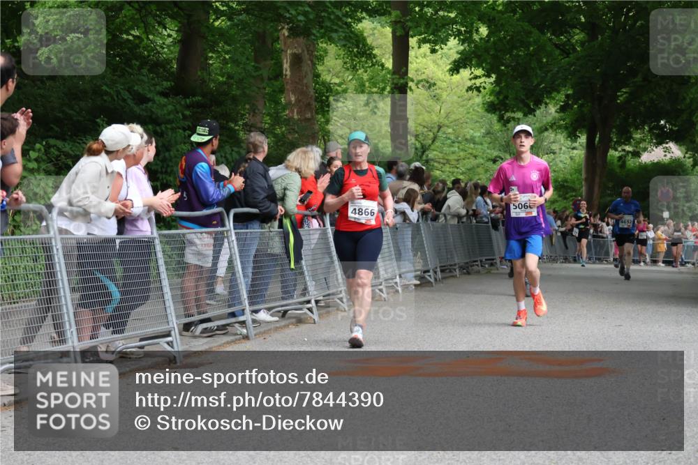 17.05.2025 - Störlauf Strokosch-Dieckow http://msf.ph/oto/7844390 17.05.2025 19:02:21 Ziel 4866, 506, 4692 meine-sportfotos.de