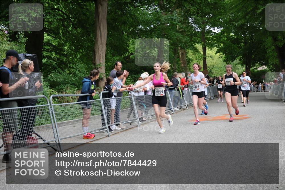 17.05.2025 - Störlauf Strokosch-Dieckow http://msf.ph/oto/7844429 17.05.2025 19:02:42 Ziel 4366, 5059, 4375, 523, 4578 meine-sportfotos.de