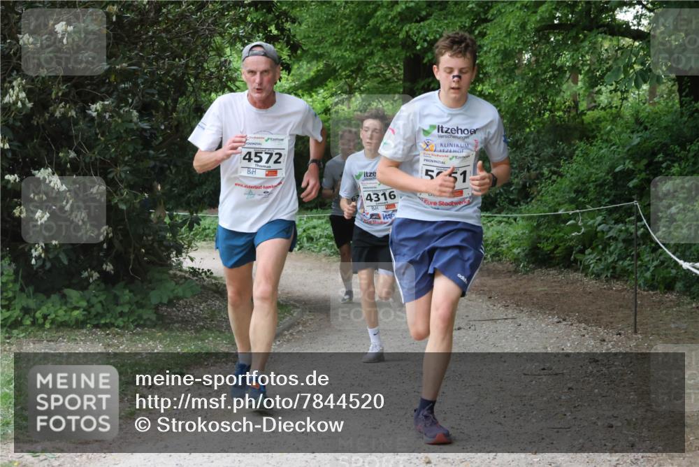 17.05.2025 - Störlauf Strokosch-Dieckow http://msf.ph/oto/7844520 17.05.2025 18:52:01 Laufen 4572, 4316, 5751, 5 meine-sportfotos.de