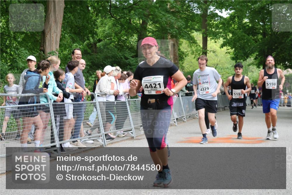 17.05.2025 - Störlauf Strokosch-Dieckow http://msf.ph/oto/7844580 17.05.2025 19:03:48 Ziel 2025, 4421, 4329, 5192, 5198 meine-sportfotos.de