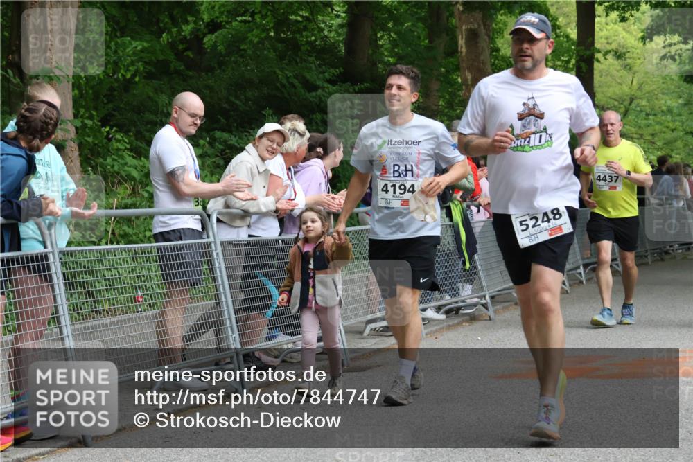17.05.2025 - Störlauf Strokosch-Dieckow http://msf.ph/oto/7844747 17.05.2025 19:05:17 Ziel 4194, 10, 5248, 4437 meine-sportfotos.de