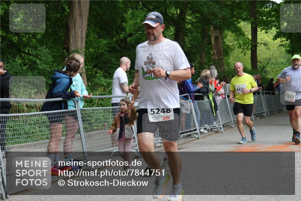 17.05.2025 - Störlauf Strokosch-Dieckow http://msf.ph/oto/7844751 17.05.2025 19:05:18 Ziel 5248, 443, 4245 meine-sportfotos.de