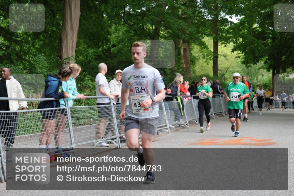 17.05.2025 - Störlauf Strokosch-Dieckow http://msf.ph/oto/7844783 17.05.2025 19:05:34 Ziel 43, 4739, 4742 meine-sportfotos.de