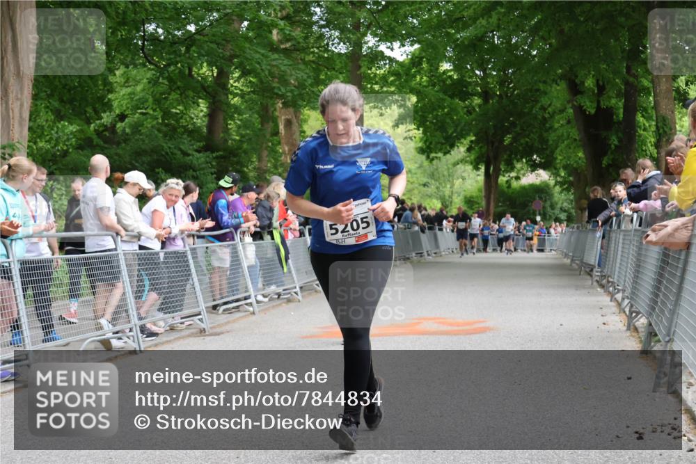 17.05.2025 - Störlauf Strokosch-Dieckow http://msf.ph/oto/7844834 17.05.2025 19:05:56 Ziel 413, 22, 5205 meine-sportfotos.de