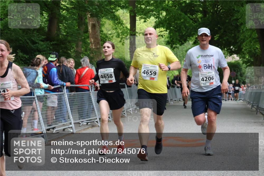 17.05.2025 - Störlauf Strokosch-Dieckow http://msf.ph/oto/7845076 17.05.2025 19:08:33 Ziel 4658, 4659, 4206 meine-sportfotos.de