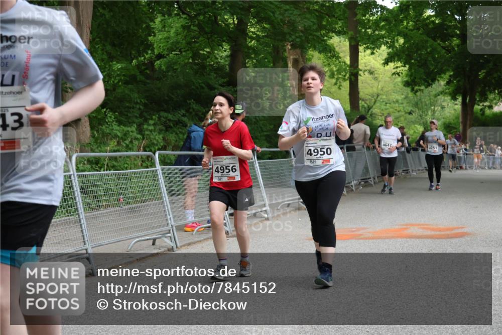 17.05.2025 - Störlauf Strokosch-Dieckow http://msf.ph/oto/7845152 17.05.2025 19:09:27 Ziel 025, 43, 4956, 4950, 4647, 4251 meine-sportfotos.de