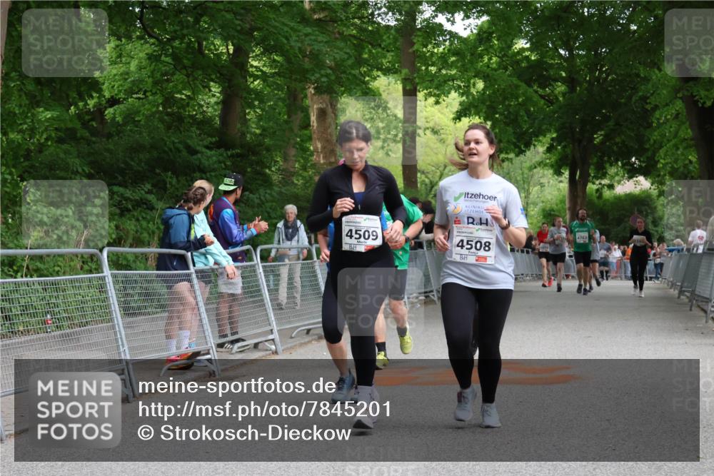 17.05.2025 - Störlauf Strokosch-Dieckow http://msf.ph/oto/7845201 17.05.2025 19:10:06 Ziel 4509, 4508, 4762 meine-sportfotos.de