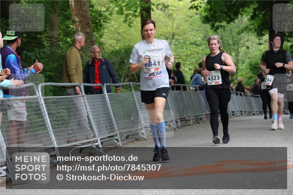 17.05.2025 - Störlauf Strokosch-Dieckow http://msf.ph/oto/7845307 17.05.2025 19:11:04 Ziel 2025, 41, 4323, 43, 234, 5209 meine-sportfotos.de