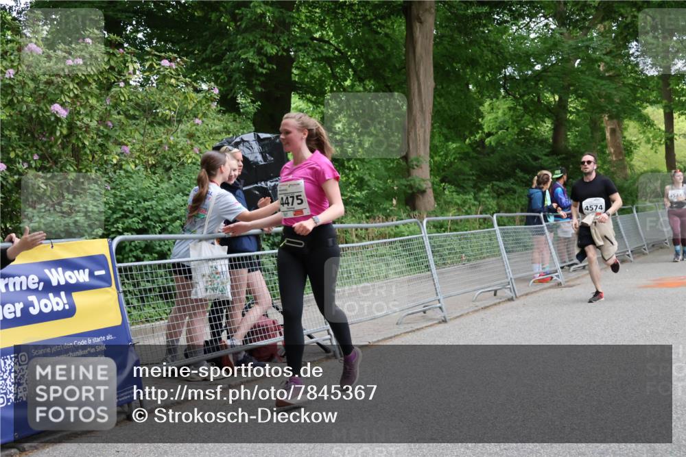 17.05.2025 - Störlauf Strokosch-Dieckow http://msf.ph/oto/7845367 17.05.2025 19:11:37 Ziel 4475, 4574, 4544 meine-sportfotos.de