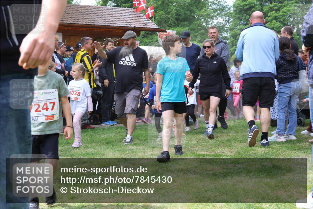 17.05.2025 - Störlauf Strokosch-Dieckow http://msf.ph/oto/7845430 17.05.2025 13:02:44 Laufen 2025, 247, 7038, 037, 2 meine-sportfotos.de