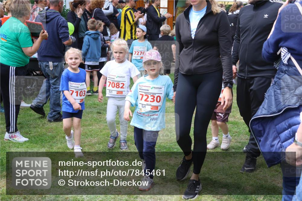 17.05.2025 - Störlauf Strokosch-Dieckow http://msf.ph/oto/7845461 17.05.2025 13:03:05 Laufen 2025, 7103, 7082, 7276, 2025, 7230 meine-sportfotos.de