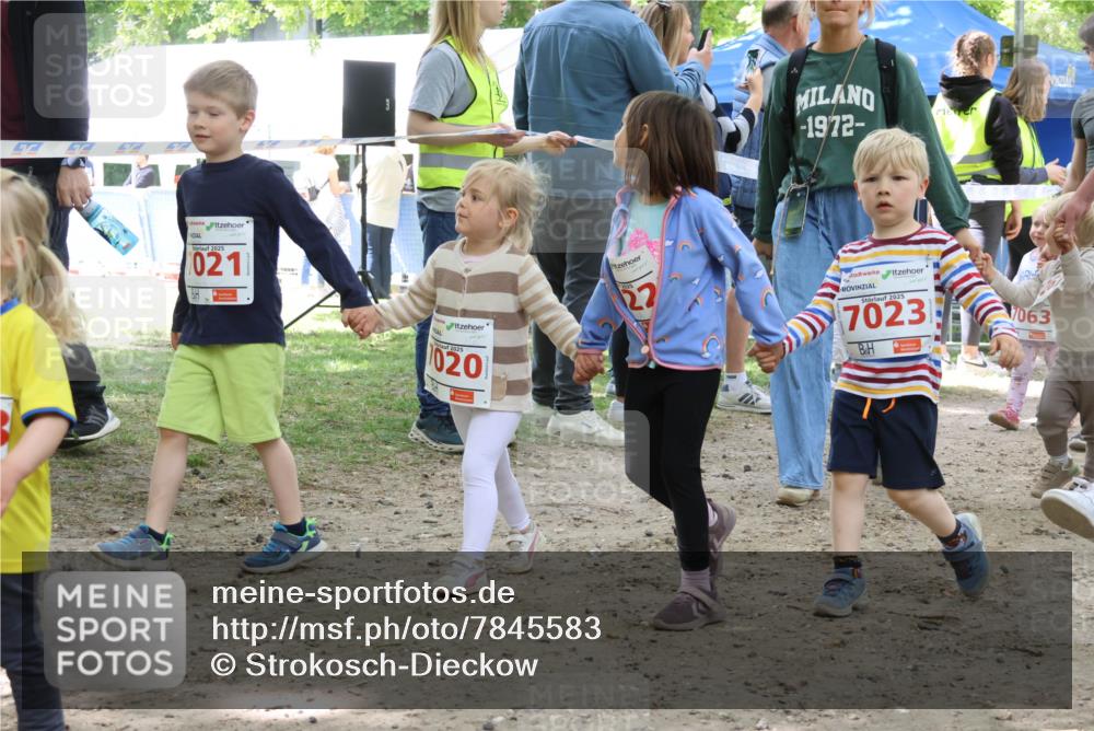 17.05.2025 - Störlauf Strokosch-Dieckow http://msf.ph/oto/7845583 17.05.2025 13:05:57 Laufen 1972, 0211, 020, 22, 2025, 7023, 7063 meine-sportfotos.de