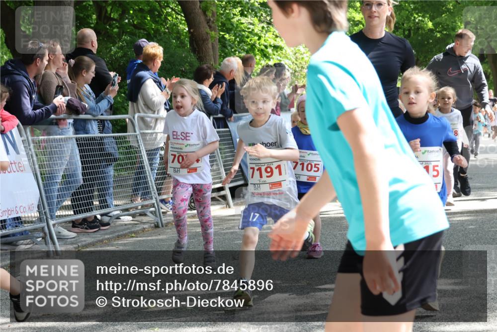 17.05.2025 - Störlauf Strokosch-Dieckow http://msf.ph/oto/7845896 17.05.2025 13:01:46 Ziel 70, 2025, 7191, 105, 17, 2025, 15, 8 meine-sportfotos.de