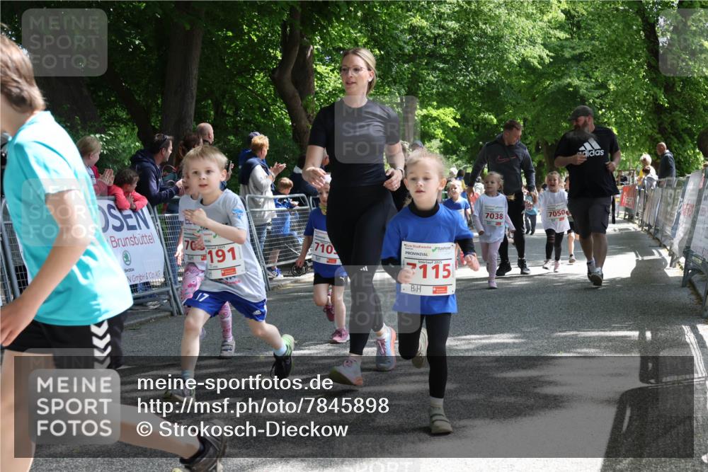 17.05.2025 - Störlauf Strokosch-Dieckow http://msf.ph/oto/7845898 17.05.2025 13:01:47 Ziel 191, 710, 2025, 115, 7038, 7050 meine-sportfotos.de
