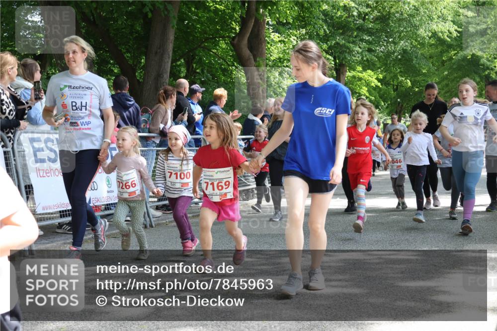 17.05.2025 - Störlauf Strokosch-Dieckow http://msf.ph/oto/7845963 17.05.2025 13:02:12 Ziel 2, 20, 7266, 7100, 7169, 7285, 046 meine-sportfotos.de