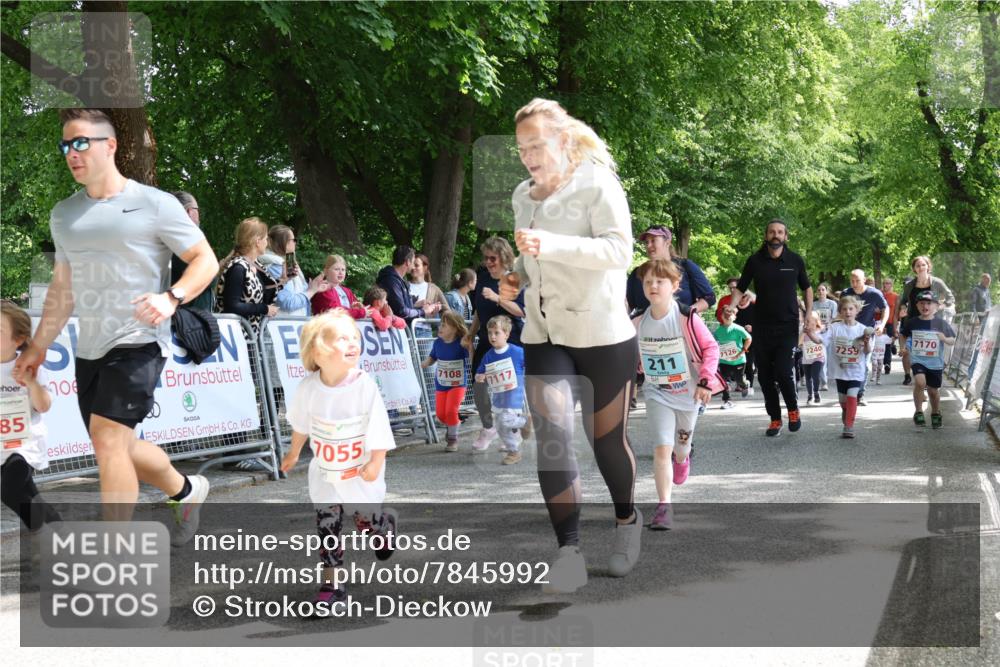 17.05.2025 - Störlauf Strokosch-Dieckow http://msf.ph/oto/7845992 17.05.2025 13:02:20 Ziel 85, 106, 7055, 7108, 7117, 46, 211, 7126, 7240, 7259, 7170 meine-sportfotos.de