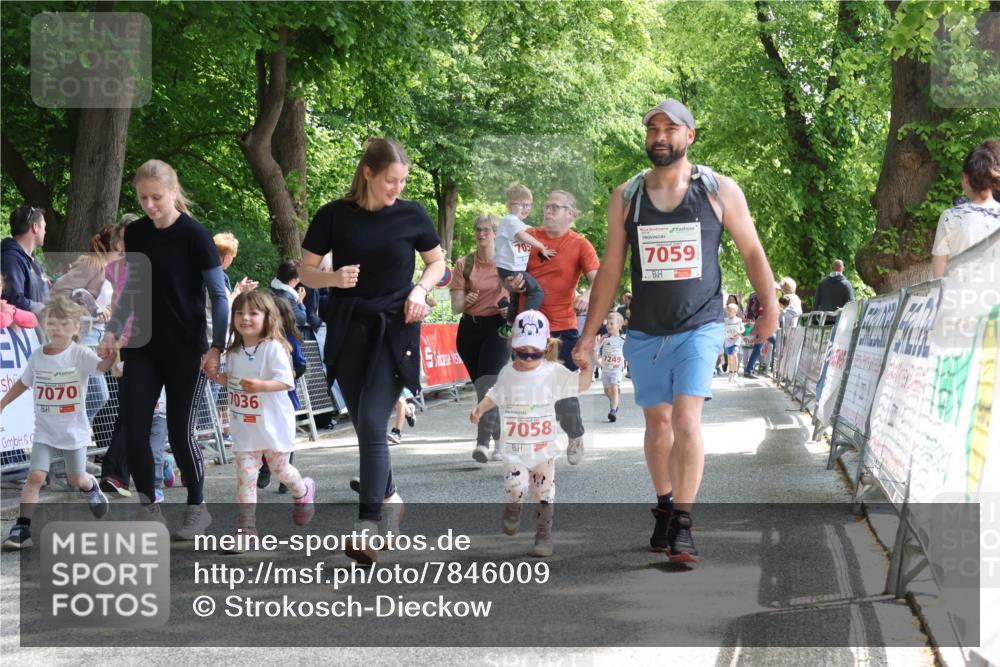 17.05.2025 - Störlauf Strokosch-Dieckow http://msf.ph/oto/7846009 17.05.2025 13:02:26 Ziel 705, 7059, 7070, 7036, 7058, 7249 meine-sportfotos.de