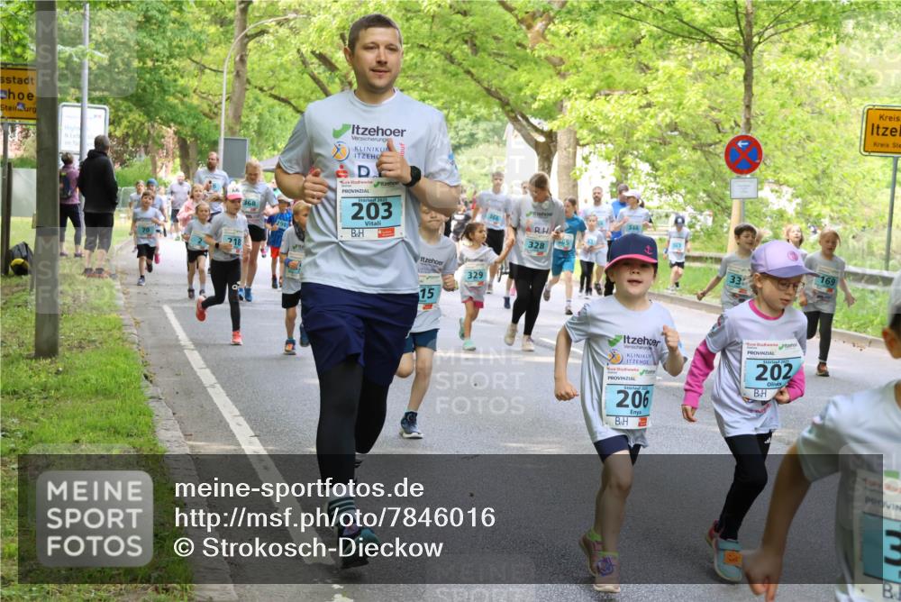 17.05.2025 - Störlauf Strokosch-Dieckow http://msf.ph/oto/7846016 17.05.2025 13:31:41 Laufen 20, 70, 368, 298, 2025, 203, 15, 329, 366, 346, 363, 465, 328, 335, 206, 202, 169, 3 meine-sportfotos.de