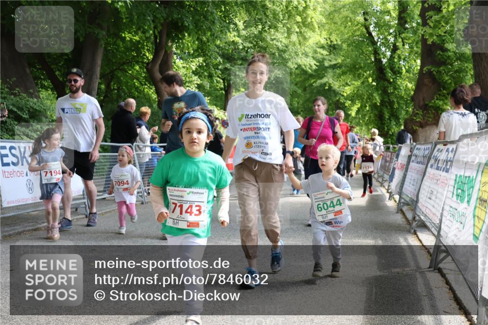 17.05.2025 - Störlauf Strokosch-Dieckow http://msf.ph/oto/7846032 17.05.2025 13:02:39 Ziel 7194, 63, 7094, 2025, 7143, 21, 202, 6044, 7171 meine-sportfotos.de