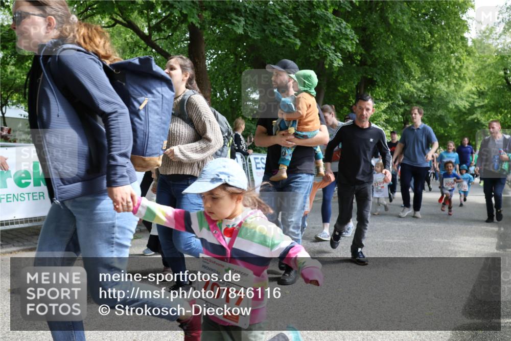 17.05.2025 - Störlauf Strokosch-Dieckow http://msf.ph/oto/7846116 17.05.2025 13:03:28 Ziel 2025, 7017, 7209, 7006, 729 meine-sportfotos.de