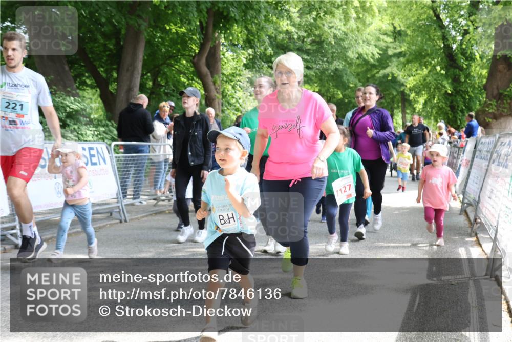 17.05.2025 - Störlauf Strokosch-Dieckow http://msf.ph/oto/7846136 17.05.2025 13:03:36 Ziel 221, 7127, 7008 meine-sportfotos.de