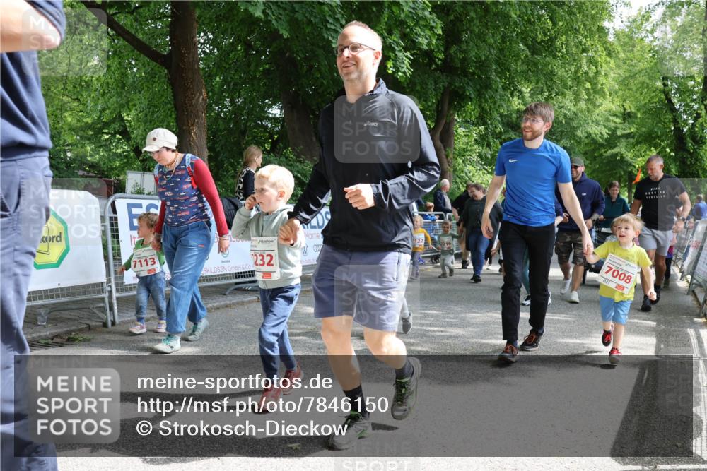 17.05.2025 - Störlauf Strokosch-Dieckow http://msf.ph/oto/7846150 17.05.2025 13:03:41 Ziel 7113, 122, 2321, 9216, 7008 meine-sportfotos.de