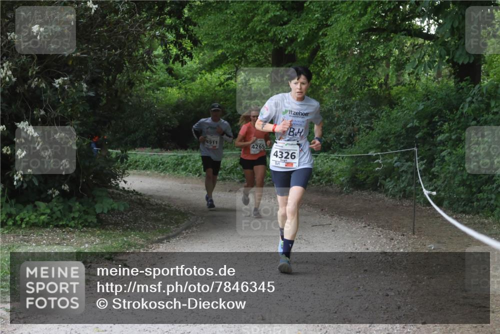 17.05.2025 - Störlauf Strokosch-Dieckow http://msf.ph/oto/7846345 17.05.2025 19:00:26 Laufen 4911, 4265, 4326 meine-sportfotos.de