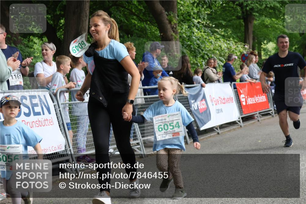 17.05.2025 - Störlauf Strokosch-Dieckow http://msf.ph/oto/7846455 17.05.2025 13:17:20 Ziel 1161, 2025, 5056, 6709, 2025, 6054 meine-sportfotos.de