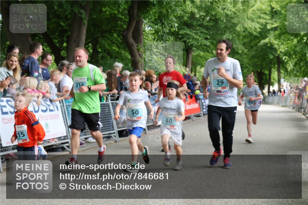 17.05.2025 - Störlauf Strokosch-Dieckow http://msf.ph/oto/7846681 17.05.2025 13:41:18 Ziel 15, 314, 50, 40, 29 meine-sportfotos.de