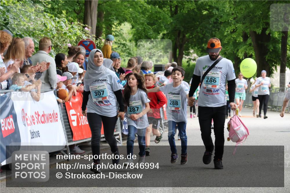17.05.2025 - Störlauf Strokosch-Dieckow http://msf.ph/oto/7846994 17.05.2025 13:43:43 Ziel 307, 40, 287, 288, 286, 22 meine-sportfotos.de