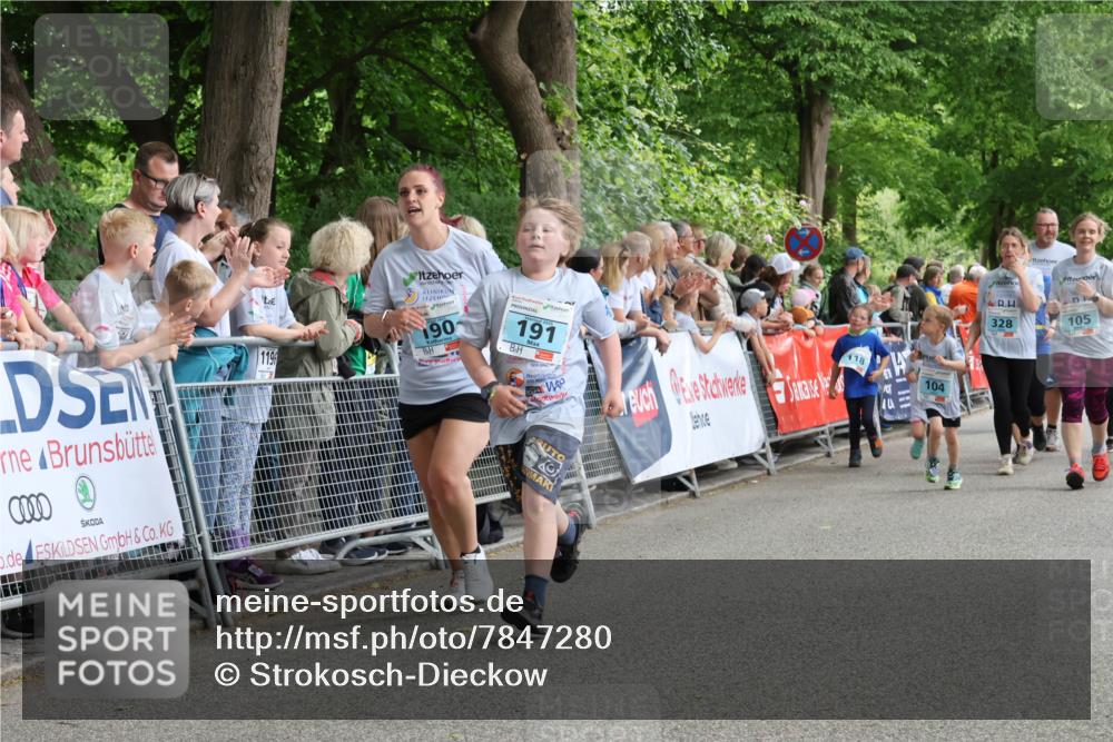 17.05.2025 - Störlauf Strokosch-Dieckow http://msf.ph/oto/7847280 17.05.2025 13:45:52 Ziel 0000, 190, 191, 118, 104, 40, 328, 105 meine-sportfotos.de