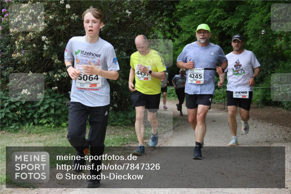 17.05.2025 - Störlauf Strokosch-Dieckow http://msf.ph/oto/7847326 17.05.2025 19:04:15 Laufen 5064, 445, 5147, 4245, 248 meine-sportfotos.de
