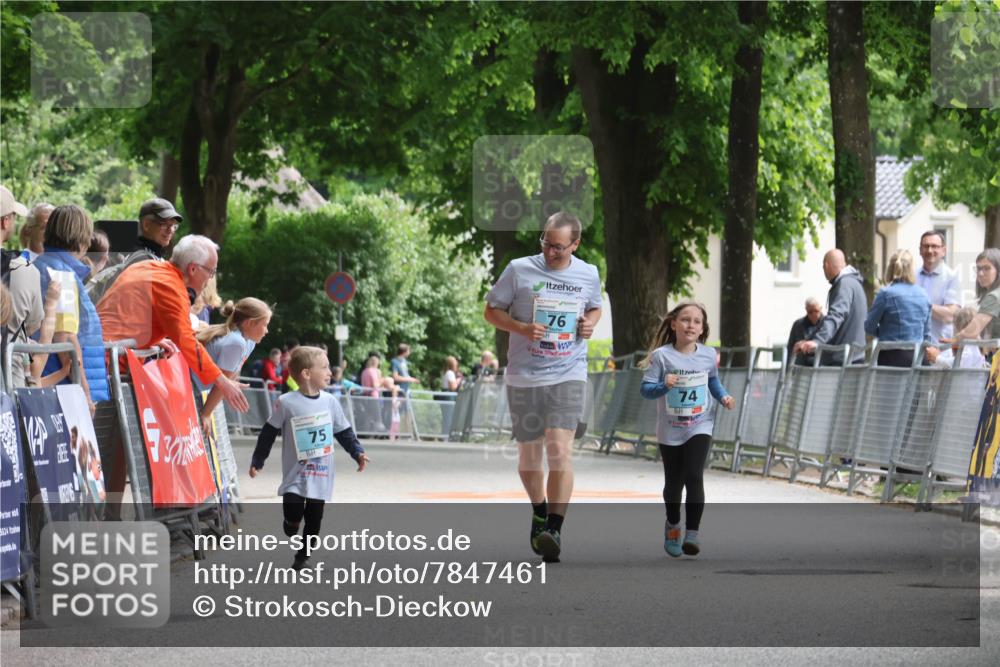 17.05.2025 - Störlauf Strokosch-Dieckow http://msf.ph/oto/7847461 17.05.2025 13:48:01 Ziel 5624, 75, 76, 74 meine-sportfotos.de