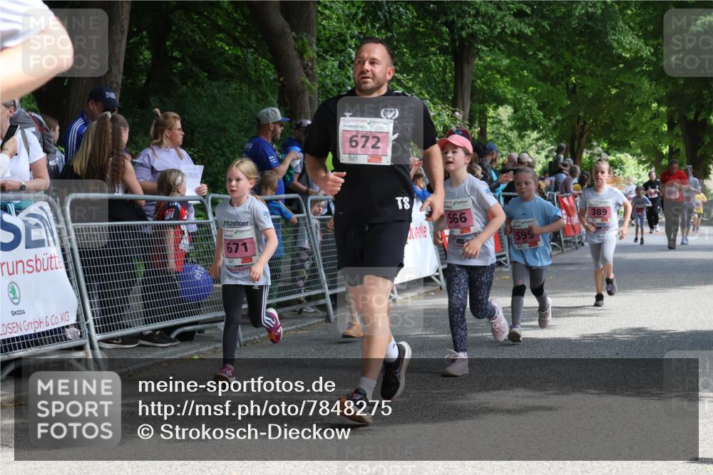 17.05.2025 - Störlauf Strokosch-Dieckow http://msf.ph/oto/7848275 17.05.2025 13:59:59 Ziel 25, 671, 672, 566, 599, 389 meine-sportfotos.de