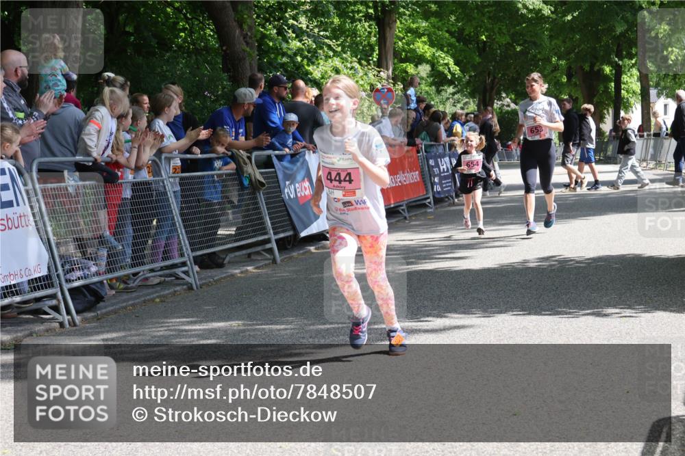 17.05.2025 - Störlauf Strokosch-Dieckow http://msf.ph/oto/7848507 17.05.2025 14:04:33 Ziel 444, 654, 653 meine-sportfotos.de