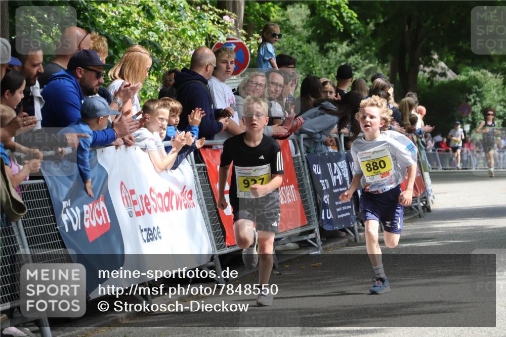 17.05.2025 - Störlauf Strokosch-Dieckow http://msf.ph/oto/7848550 17.05.2025 14:08:20 Ziel 2025, 927, 40, 880 meine-sportfotos.de