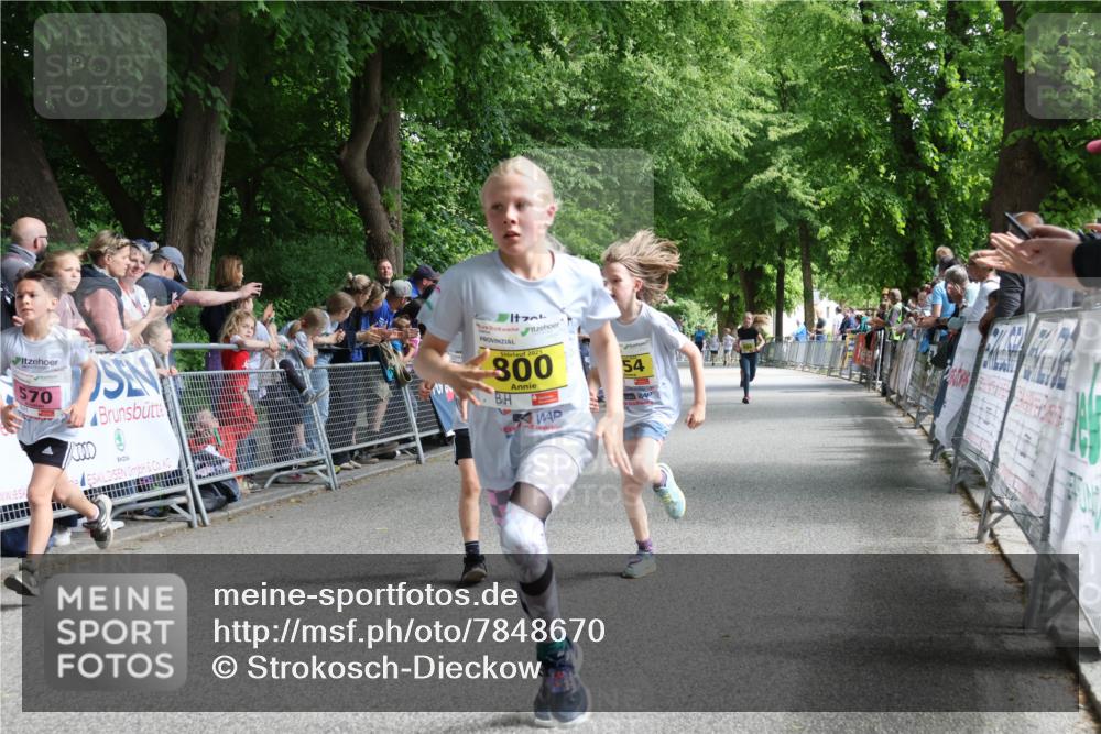 17.05.2025 - Störlauf Strokosch-Dieckow http://msf.ph/oto/7848670 17.05.2025 14:10:28 Ziel 570, 2025, 300, 54 meine-sportfotos.de