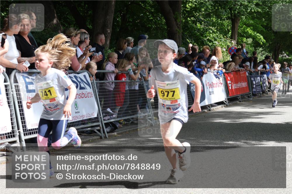 17.05.2025 - Störlauf Strokosch-Dieckow http://msf.ph/oto/7848849 17.05.2025 14:12:05 Ziel 2025, 741, 2025, 977, 945 meine-sportfotos.de