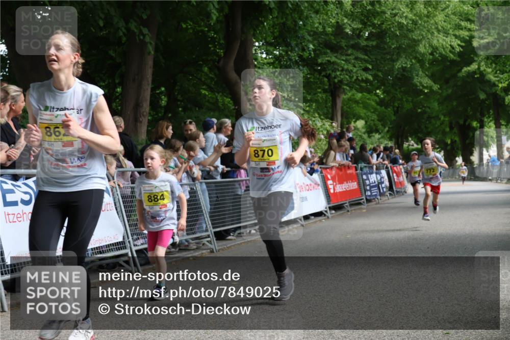 17.05.2025 - Störlauf Strokosch-Dieckow http://msf.ph/oto/7849025 17.05.2025 14:13:29 Ziel 86, 884, 870 meine-sportfotos.de